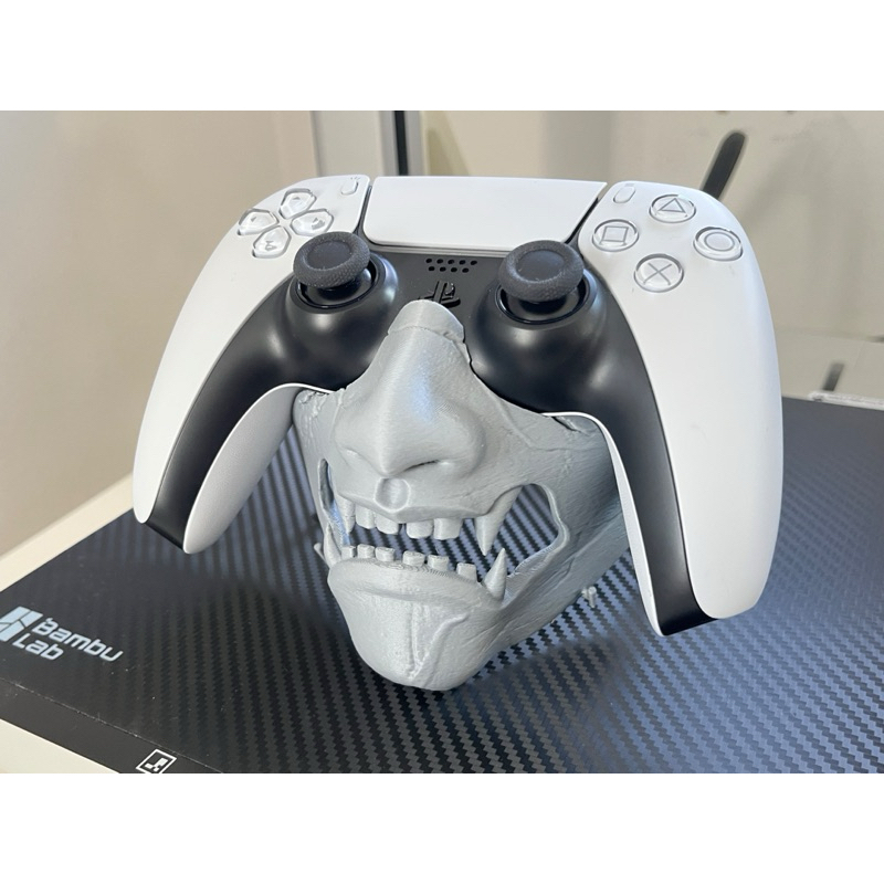 Suporte Skull Gamer para Controle PS e Xbox – Estilo, Organização e Personalidade