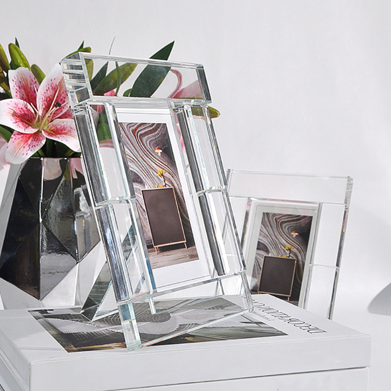 Modern light luxury transparent crystal photo frame decoration for model rooms, bedrooms, walk-in closets, and bridal sh