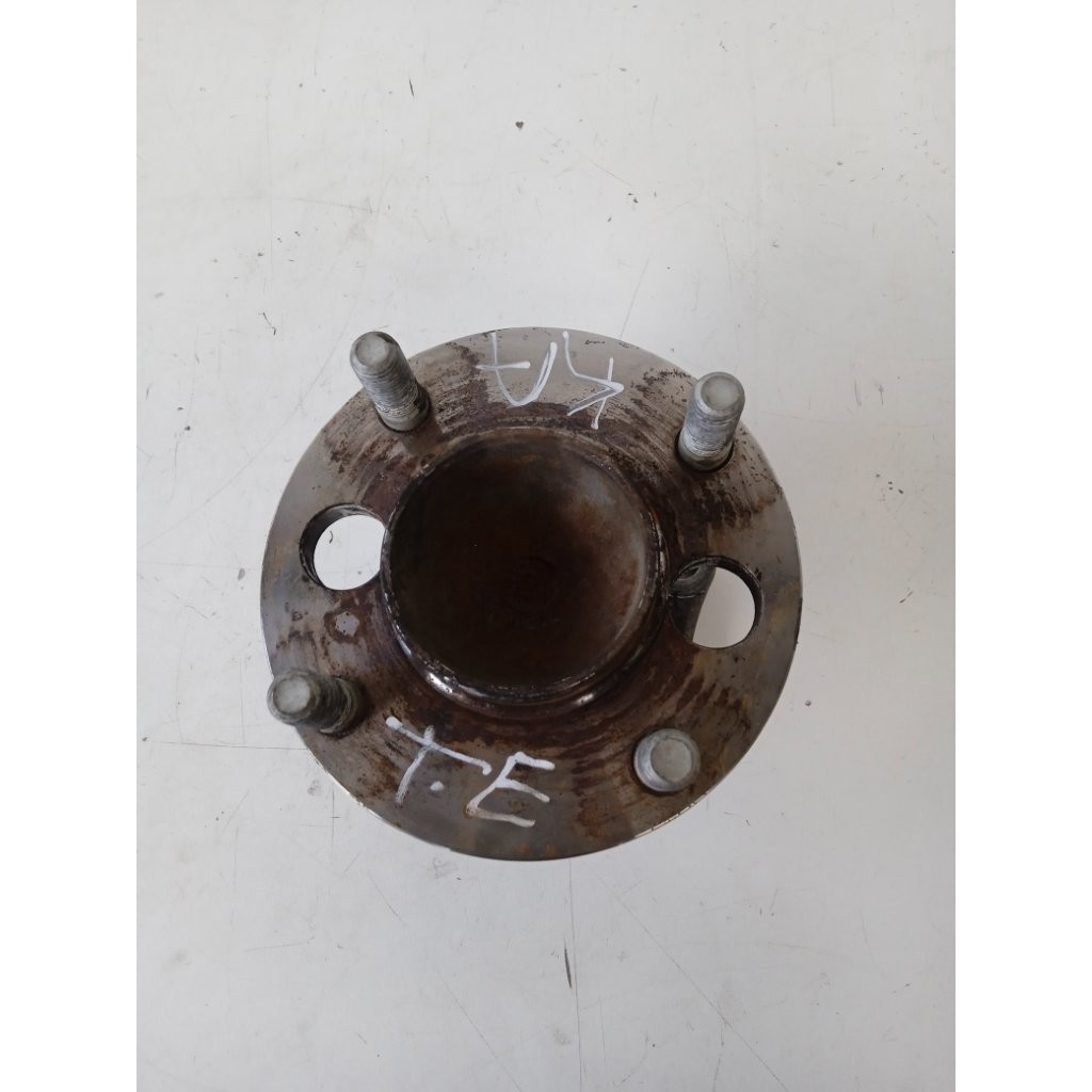 Cubo De Roda Traseiro Esquerdo Ford Ka Se 1.0 3cc 2019 2020
