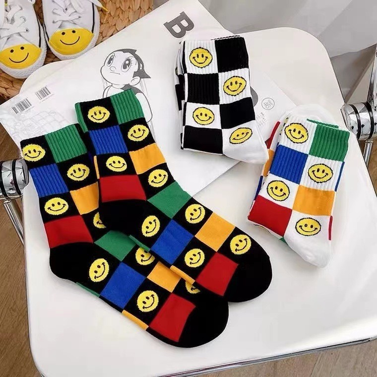D36 Meias Femininas Primavera Verão Mid-Tube ins Trendy Color Checkerboard Smiley Face Meias Outono Inverno Versão Corea