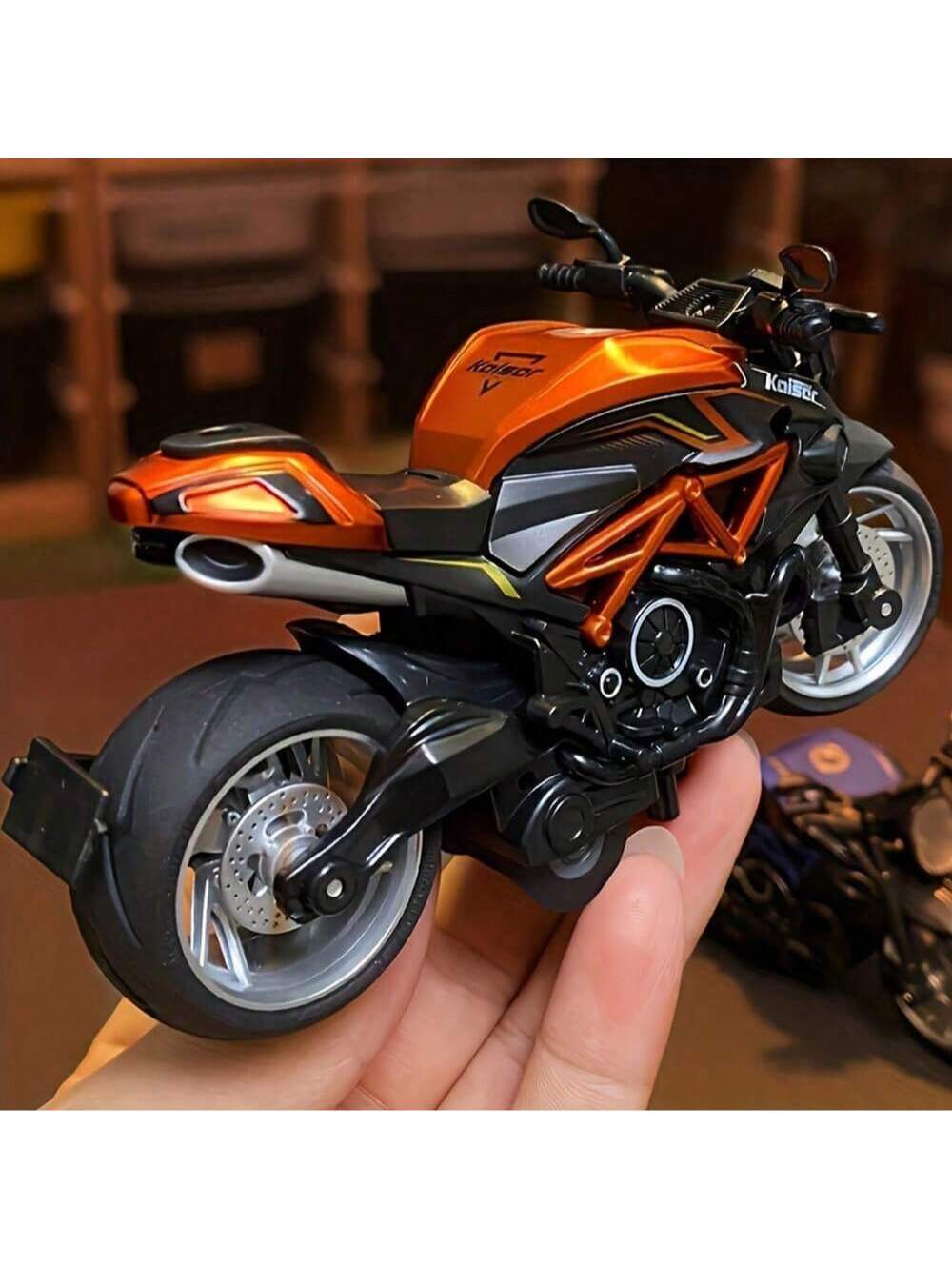 Liga Fundida Brinquedo Da Motocicleta Escala 1 : 12 Com Som Do Motor LED Luz Fricção Unidade Resistente A Acidentes Nata