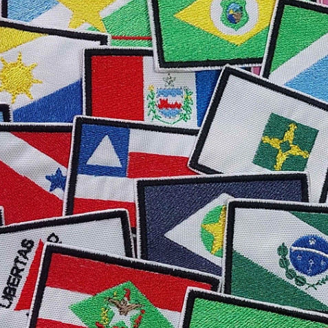 Patch Bordado Bandeiras dos Estados do Brasil 4,5x7cm Aplique Velcro ou Termocolante P/ Jaqueta Mochila Colete Uniforme