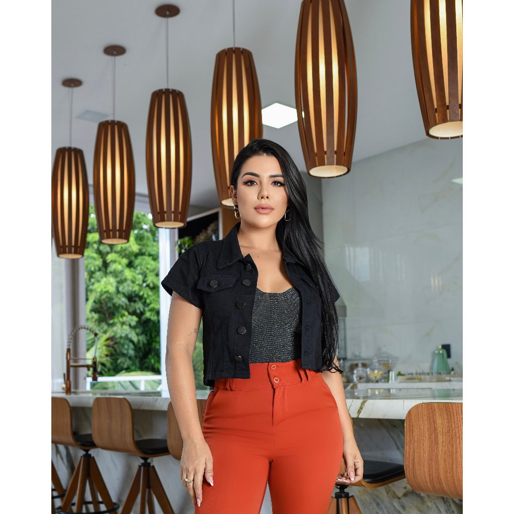 Jaquetinha Feminina Jeans  Manga Curta Cropped Moda Evangélica e Executiva