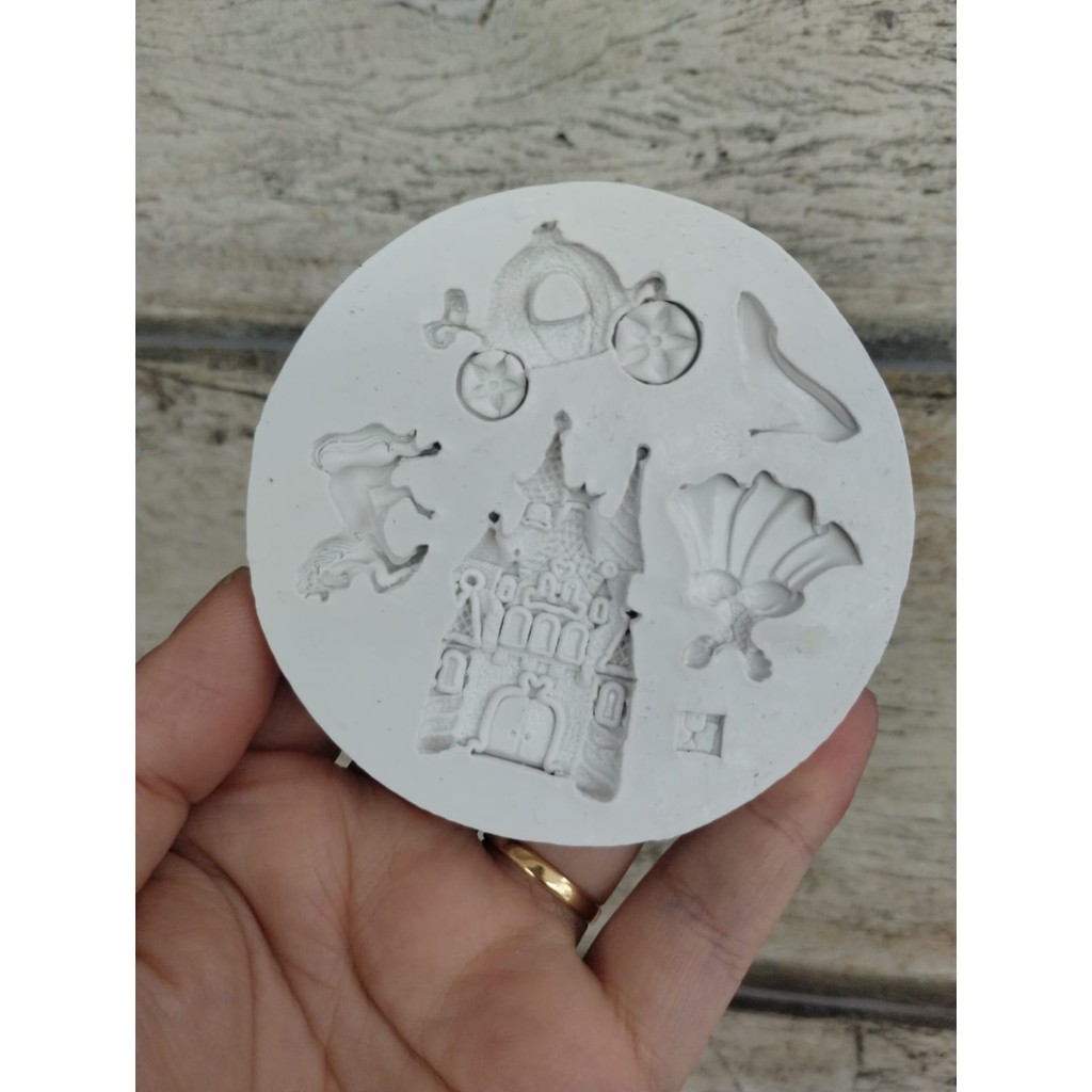 Molde silicone Vestido Castelo Sapato Cavalo Carruagem Princesas Cinderela Disney
