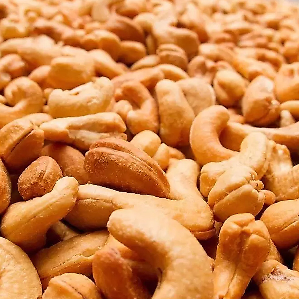 Castanha de Caju Inteira W1 Torrada Com Sal Premium Crocante