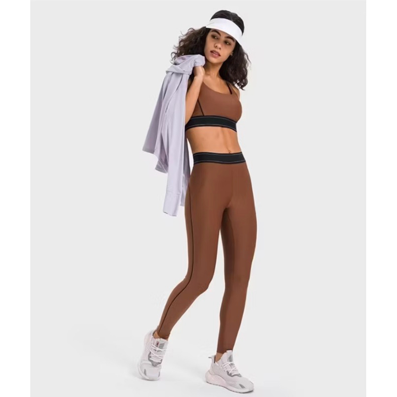 Conjunto Ola para malhar ou Yoga esportivo e elástico ideal.
