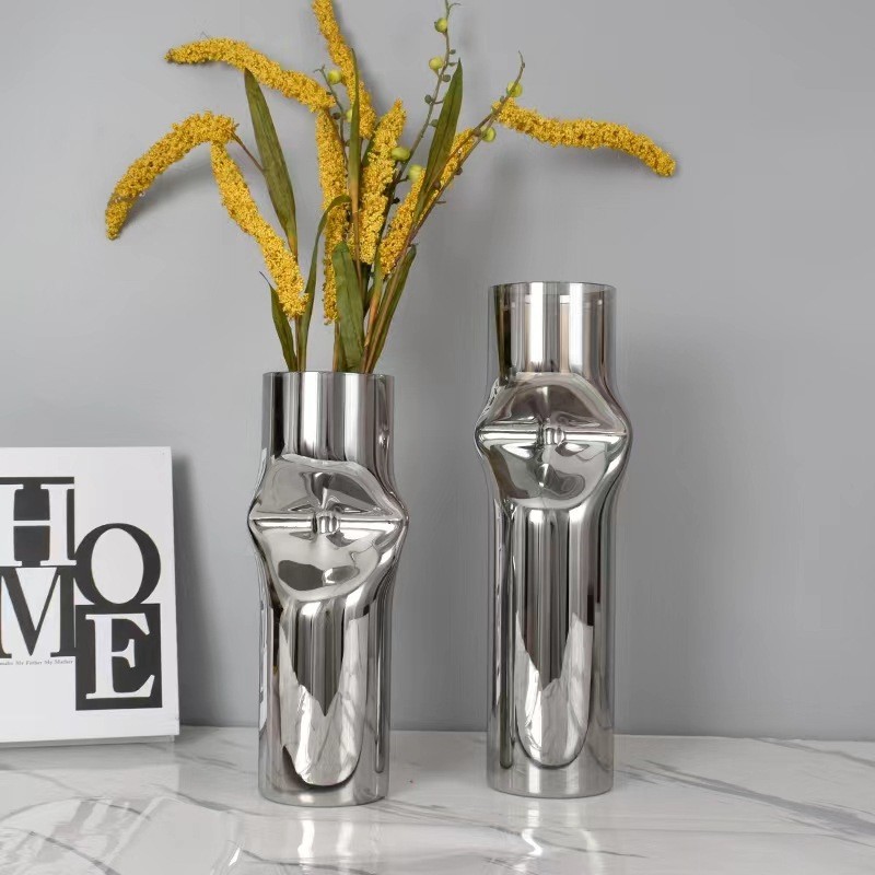 D4SV Modern minimalist glass vase, a stylish and elegant decorative piece for the living room, dining room, or showroom