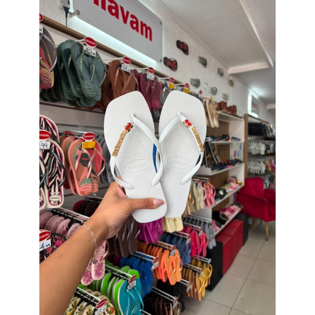 Chinelo Havaianas Square & Top com Pin Cereja e Havaianas Original Feminino