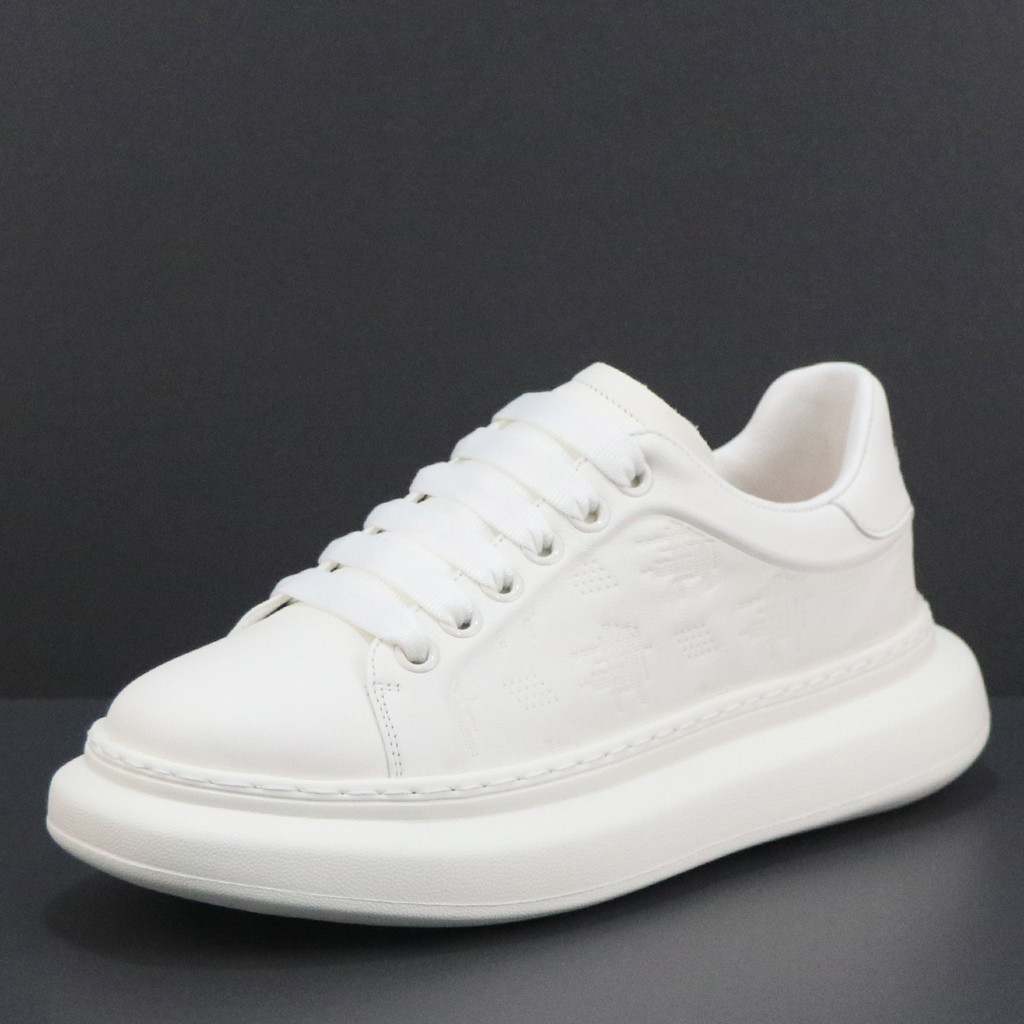 Sapatos brancos de couro genuíno masculino High-End moda na moda sapatos 2026 novo Casual sola grossa aumentando leve re