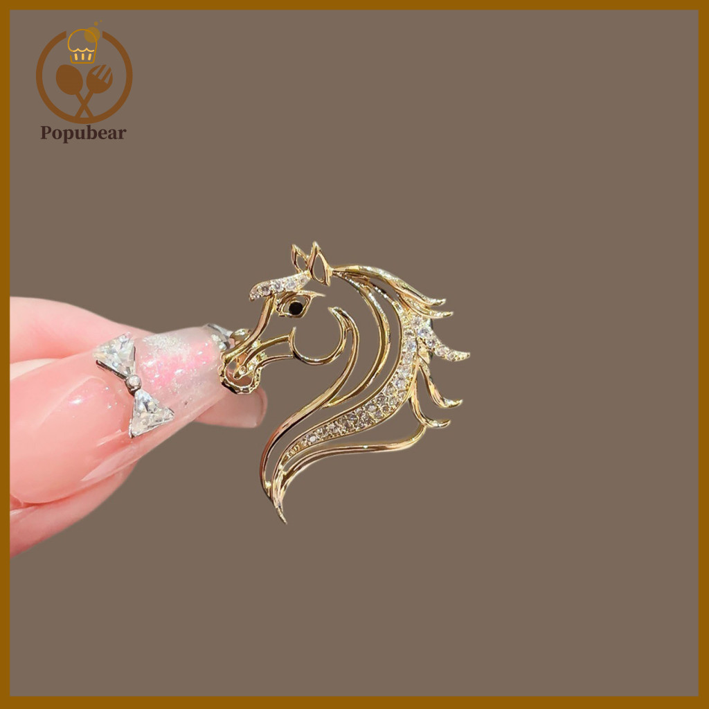 Fashionable Horse Pin Sparkling Head Brooch Rhinestone Hollow-out Elegant Jewelry Gift for Lovers Fashion Accessory for