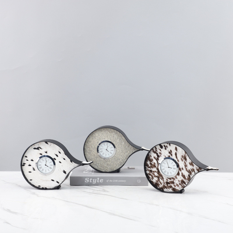 8FMN European-style, light luxury metal horsehair clock, an artistic wall clock, suitable for entryways, studies, TV cab