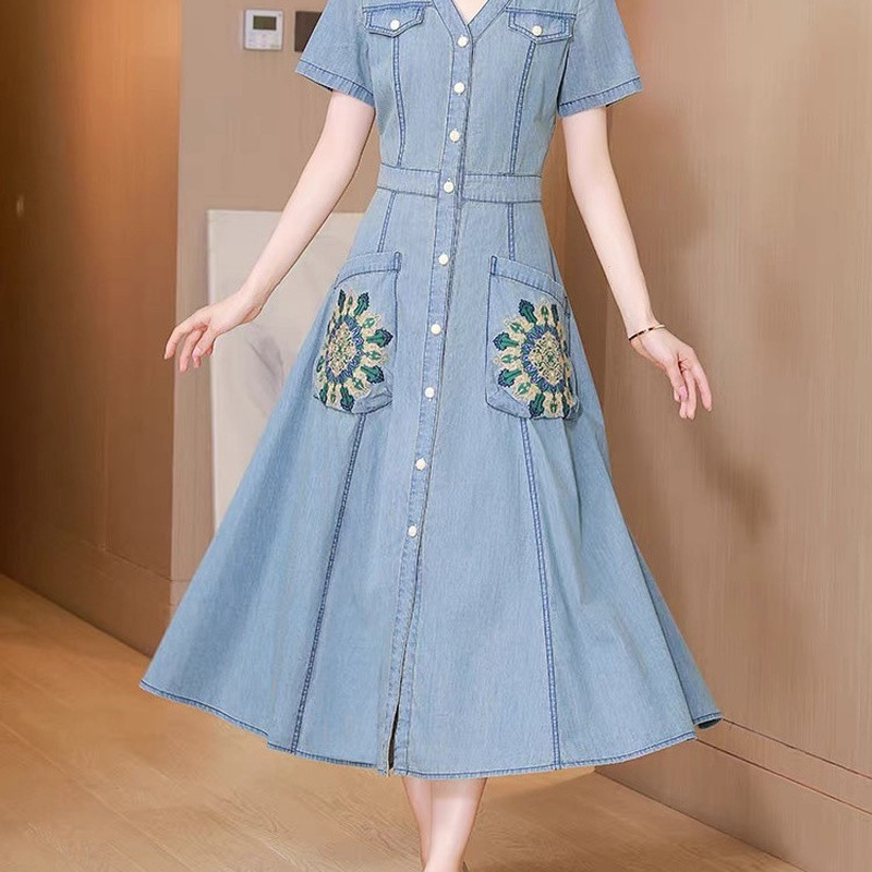 High-end elegant embroidered denim dress for women, 2025 summer new style, waist-cinching, slimming, stylish, V-neck lon