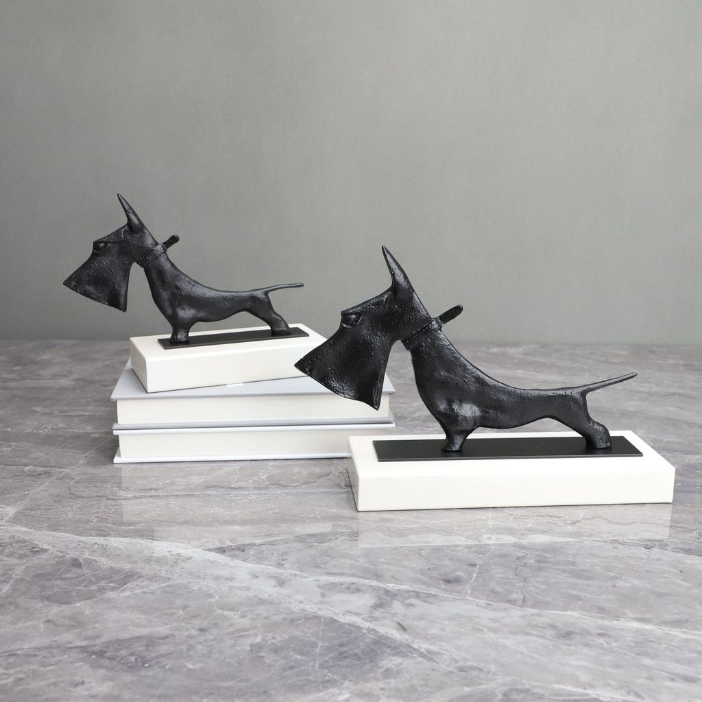 OP60 Modern minimalist cast iron black knife dog model room TV cabinet coffee table living room tabletop decoration orna