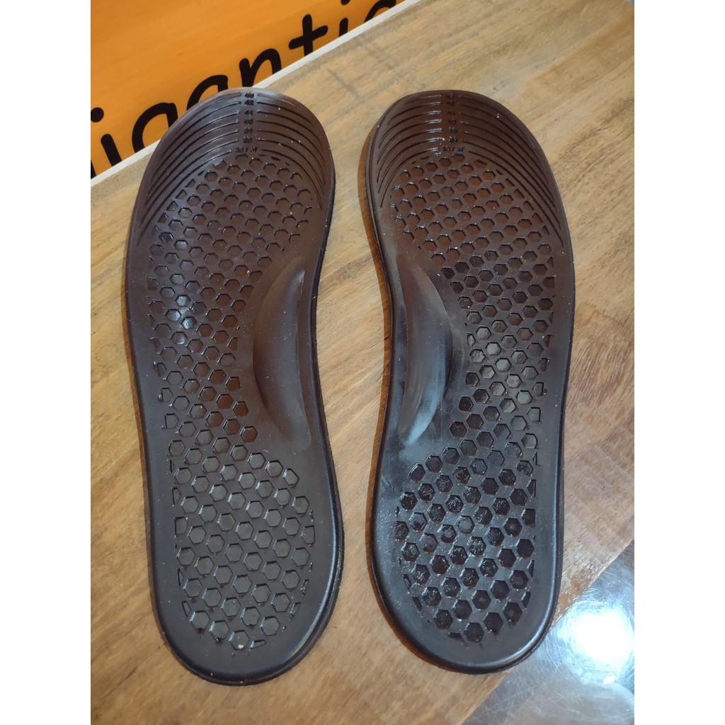 Palmilha Gel Casual,  Excelente absorção de impacto: a almofada do calcanhar permite grande absorção de impacto. Excepcional Conforto e amortecimento: as ondas de gel massageador proporcionam conforto nas áreas dos pés mais expostas ao atrito.