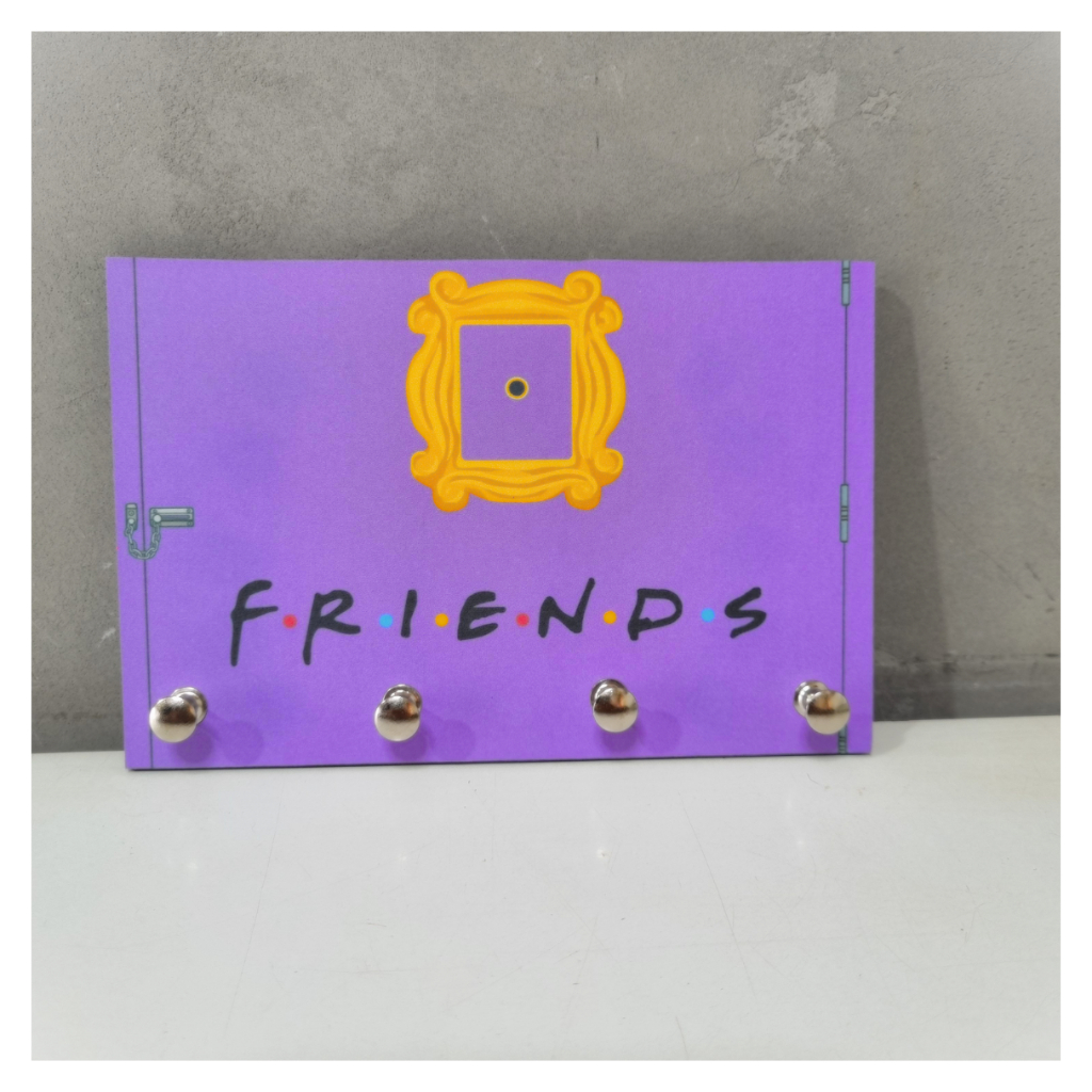 Quadro chaveiro Friends, decoração série, nerd, geek  Porta chaves de parede