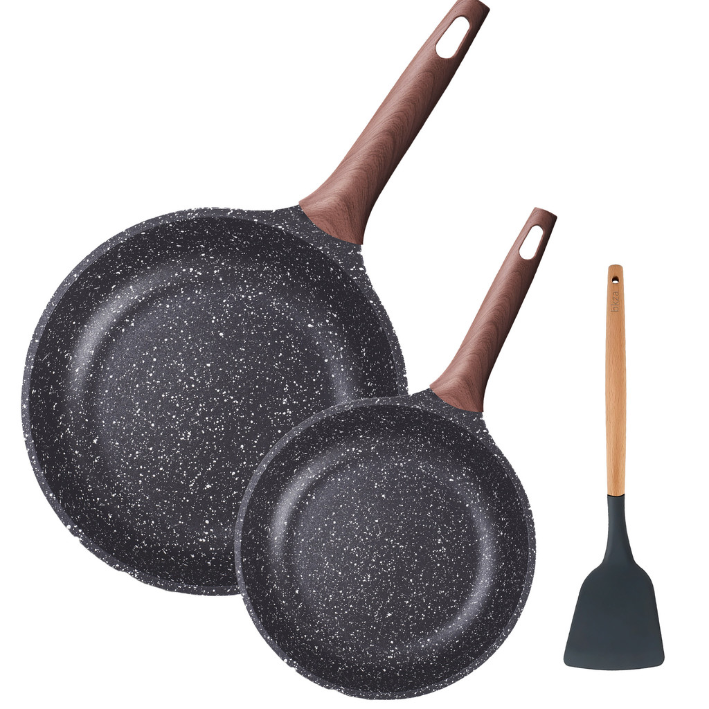 Kit com 2 Frigideira Titanium Exclusive Smart Bkza Antiaderente 20 e 24cm + Espátula em Silicone