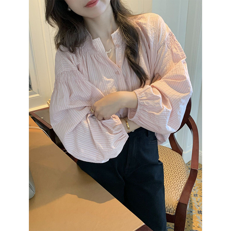 Early autumn striped elegant and gentle long-sleeved shirt for commuting