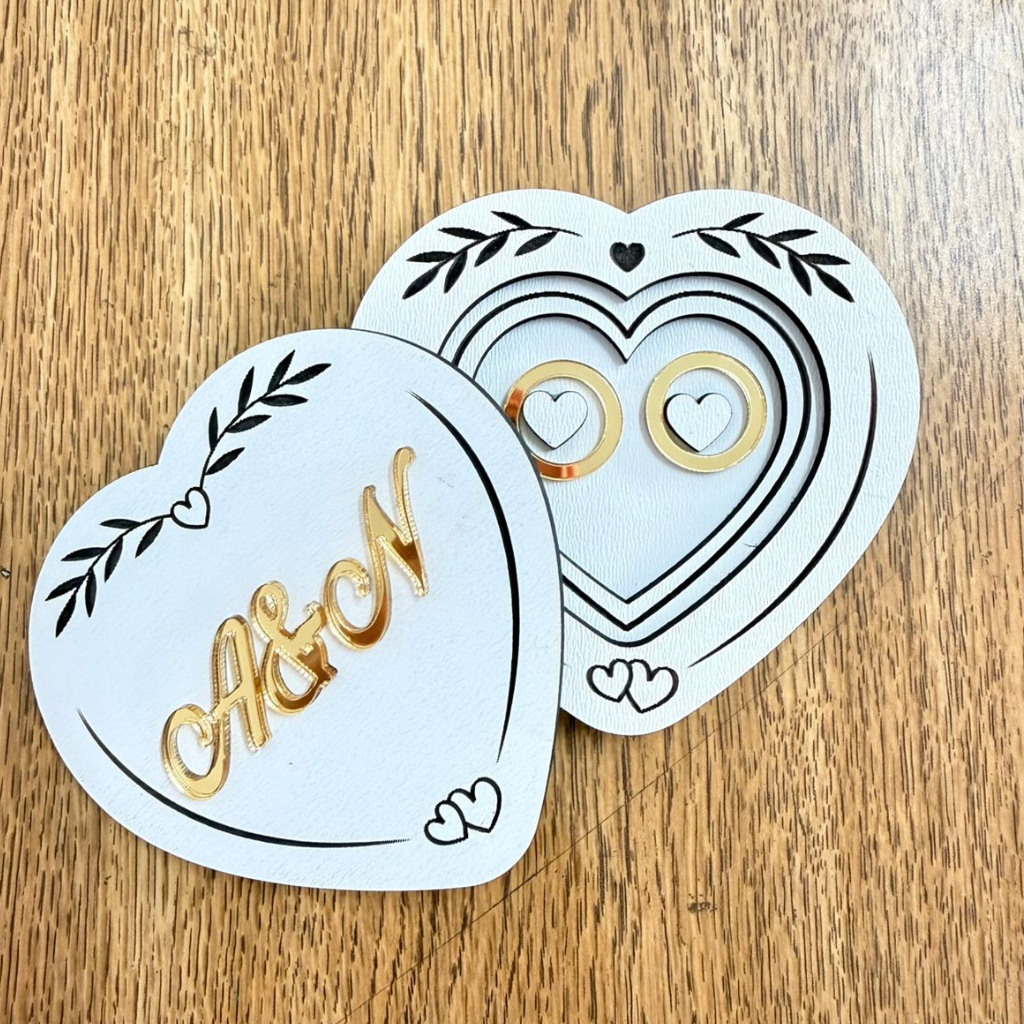 Porta Alianças para Casamento Personalizado em MDF 3mm Branco/Porta aliança Noivos