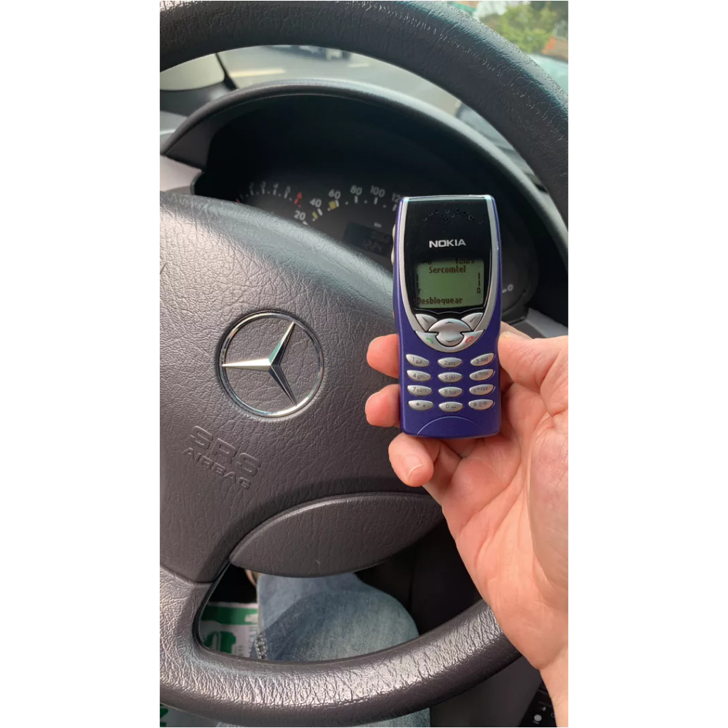 No kia 8210 Parente do 3310 Classic Cell Phone 2G Teclado Jp469 AK