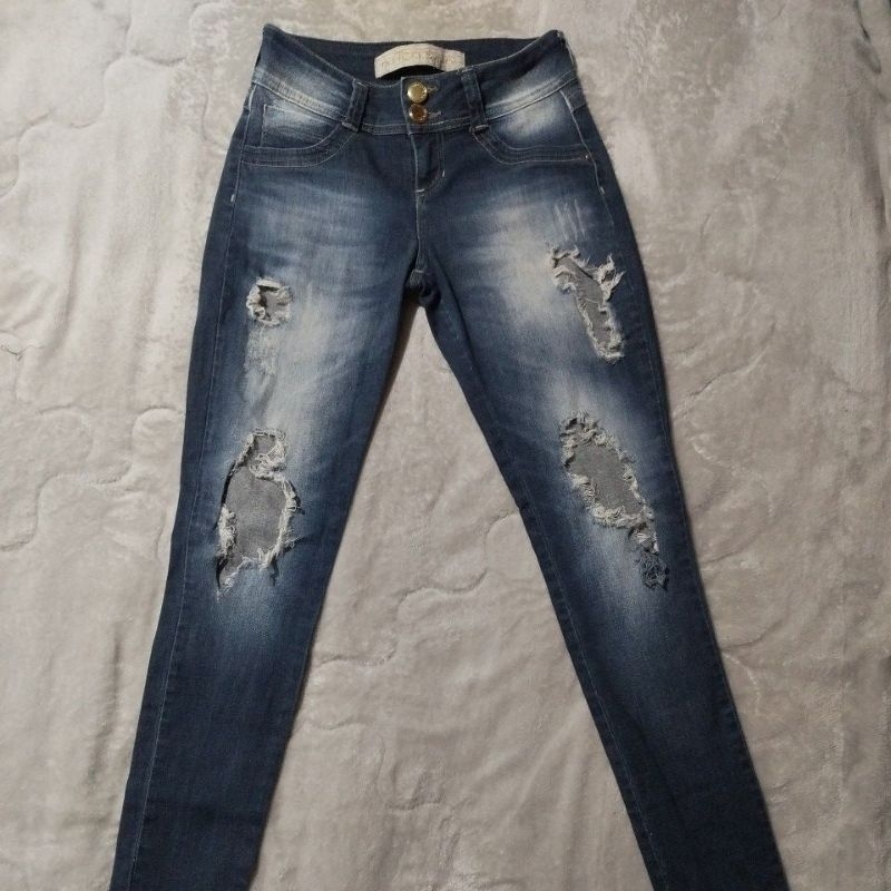 Calça Jeans Skinny Destroyed Feminina – Tam. 36
