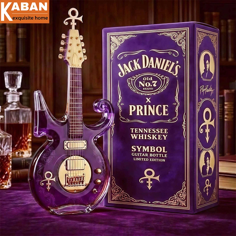 Garrafa De Vidro Roxa Do Decantador Licor Da Guitarra Elétrica Para O Vinho Bourbon Uísque