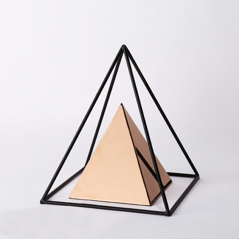 Modern European and American style living room entrance pyramid metal ornaments, TV cabinet decorations, home model room