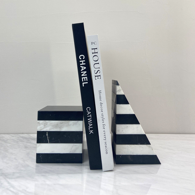 Modern geometric metal ornament with marble black and white combination, gold square frame iron stand, Nordic style new