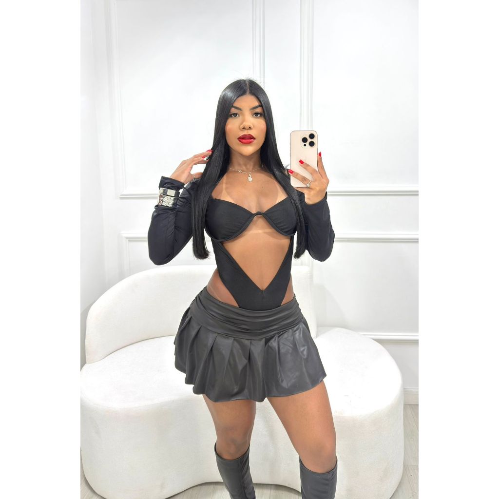 Short Saia Plissado em Cirrê Acetinado