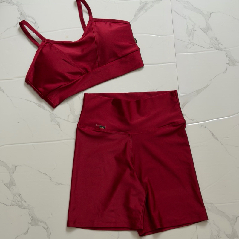 Conjunto Fitness Feminino – Poliamida Acetinado – Top com Bojo Removível + Short – M/G