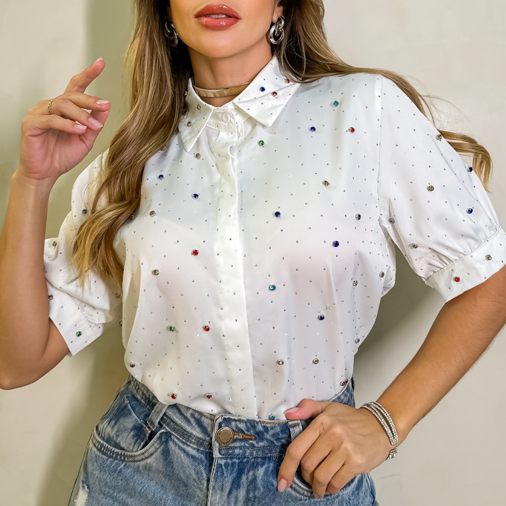 Camisa Acetinada  Manga Curta com Strass 805