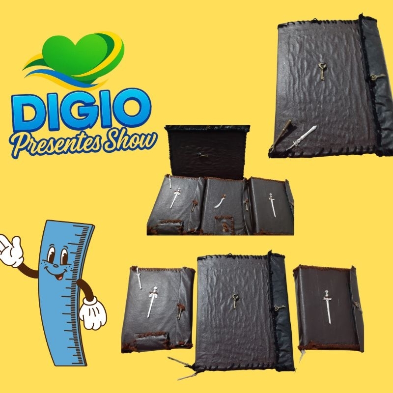 **Scrapbook**
Descubra o encanto do nosso scrapbook, um álbum feito à mão e costurado com todo carinho.