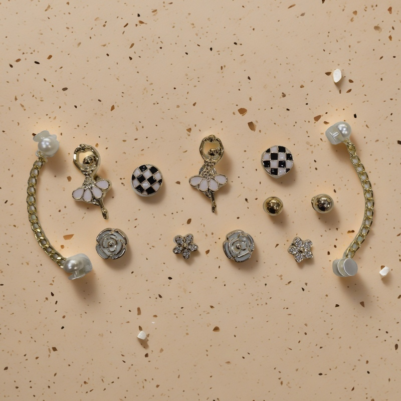 Kit  Pingente Bottons Pins Femininos para Babuche Decoração Calçados Strass Luxo