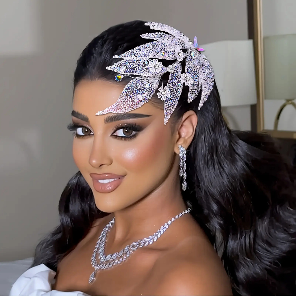 Tiara de Noiva com Folha e Borboleta 3D - Acessório de Cabelo Luxuoso com Strass e Lantejoujas para CASAMENTOS FORMATURA