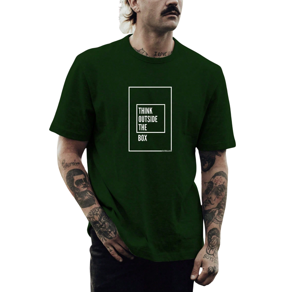 Camiseta Masculina Think Outside The Box 100% Algodão Penteado fio 30.1 Corte Reto