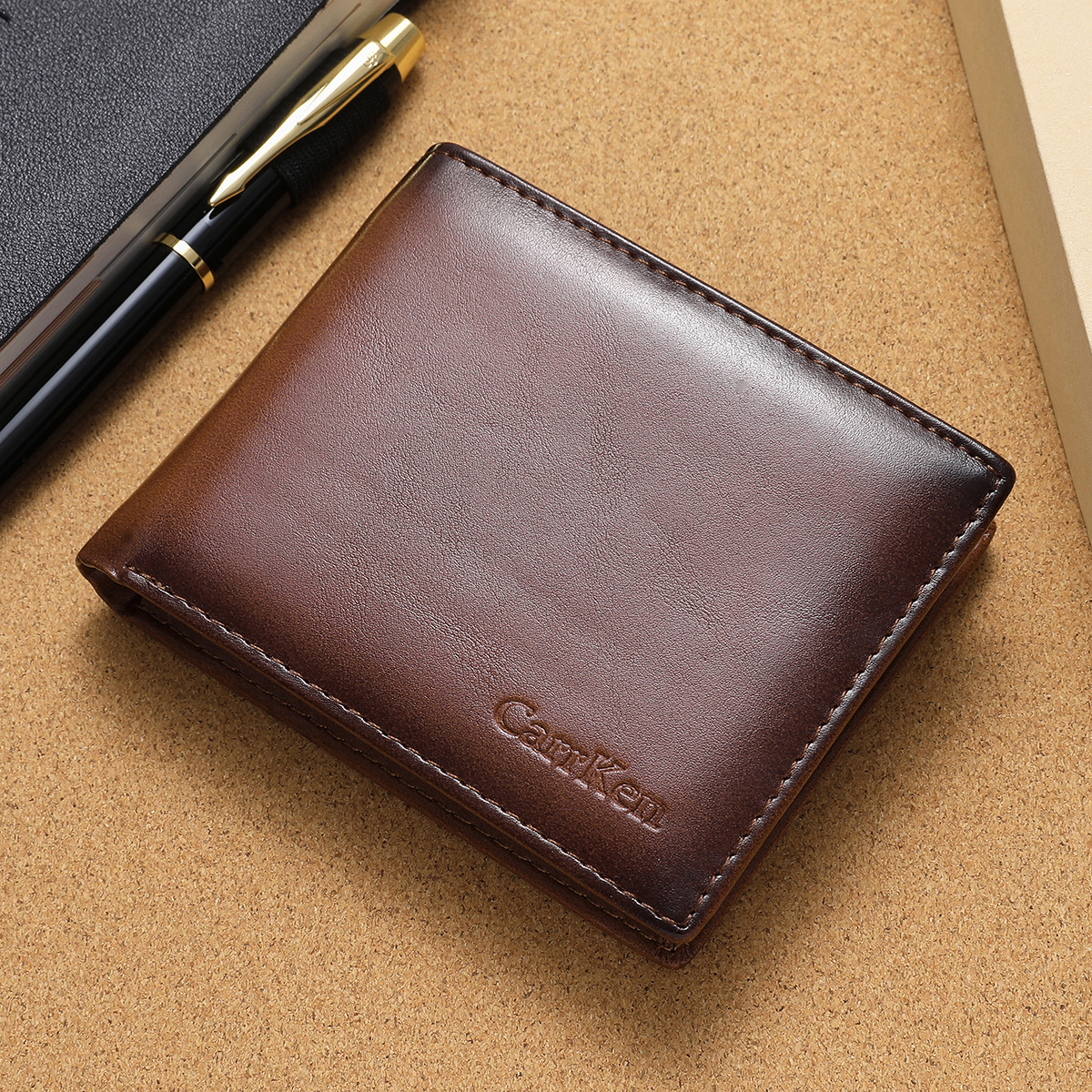 Carteira De Couro Curta Masculina Carrken , Carta Em Relevo Premium , Cor Sólida , Bifold Minimalista , Porta Cartão De