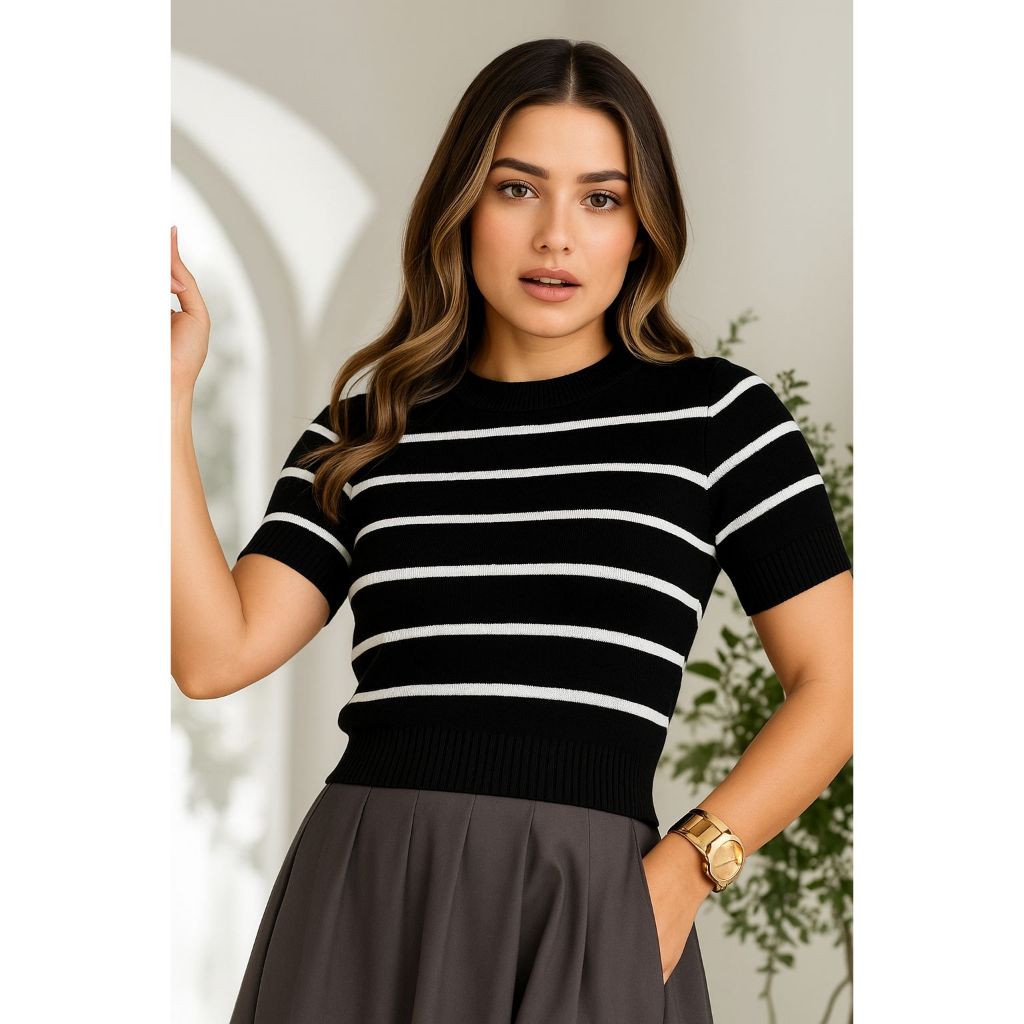 Blusa Feminina Tricot Listrada Manga Curta Casual Fresquinha Tendência Modinha Blogueira Básica