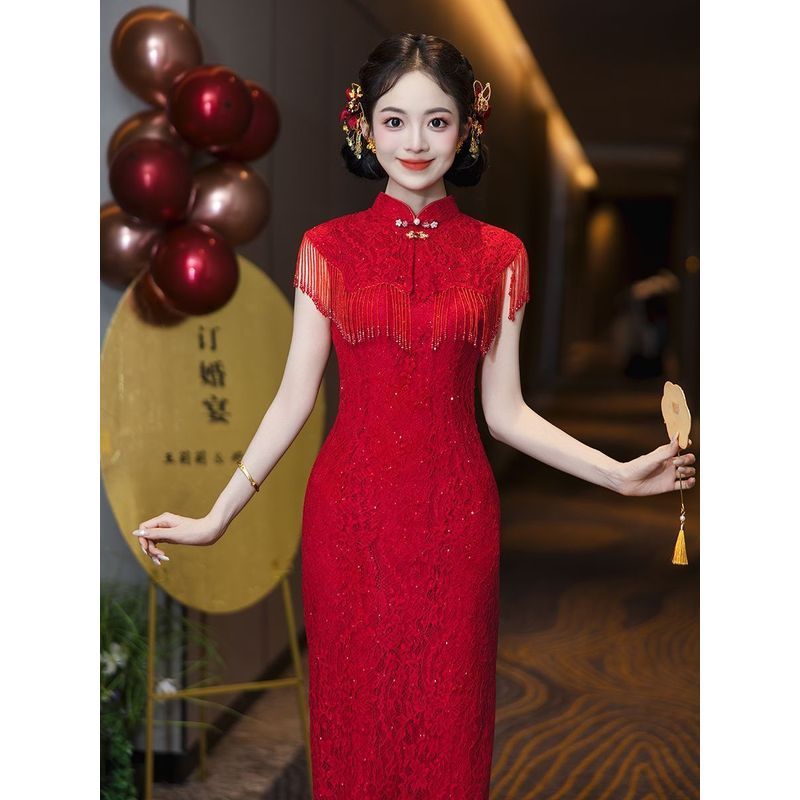 Chinese-style red lace cheongsam, 2026 new design, wedding dress with tassel shawl, two-piece set Cheongsam de renda ver