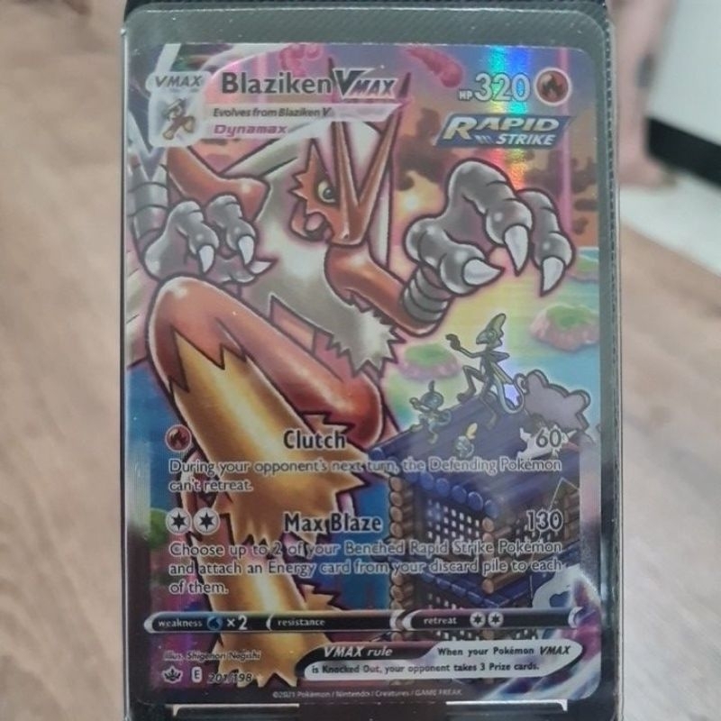Blaziken VMAX 201/198 - RÉPLICA IMPORTADA!