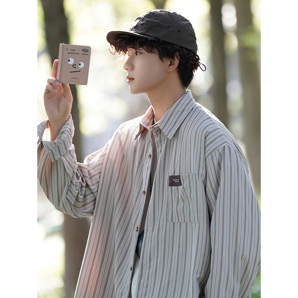 Camisa listrada japonesa de manga comprida masculina verão estilo Hong Kong Design sentido rufião bonito camisa de lapel