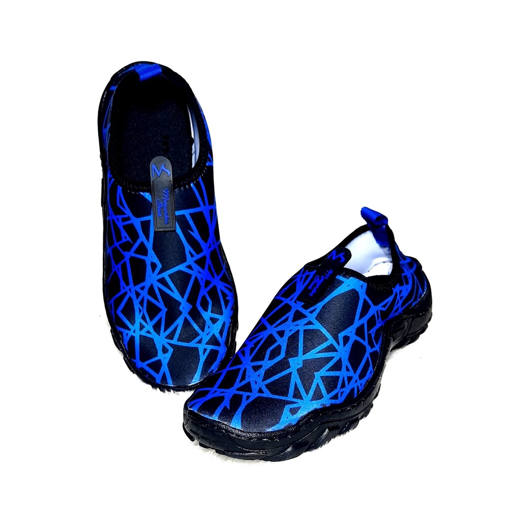 Sapatilha nautica, sapatilha hibrida, tenis meia para a pratica de esportes. Nado, escalada, caminhada e academia