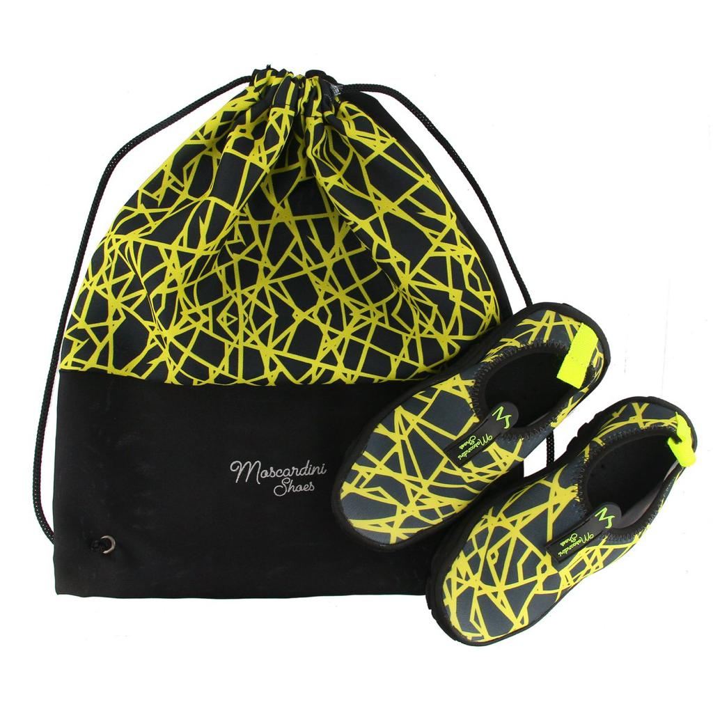 Kit nautico lançamento, com1 par de sapatilha nautica e 1 mochila de cordinha, servindo para acampamento, praia, rio, cachoeira, sapatilha com sola antiderrapante, tenis meia hibrido super leve e muito confortavel