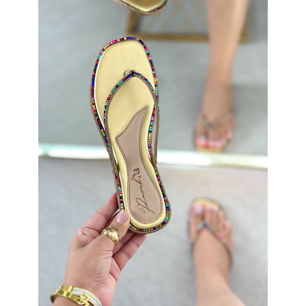 Rasteirinha Feminina Tira Pedraria Colorida Riviera Estilo Chinelo