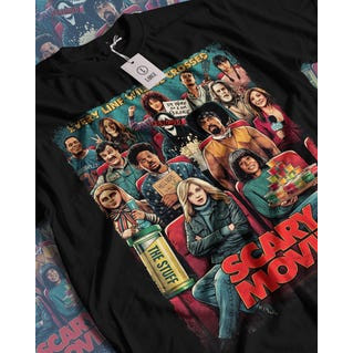 Camiseta Unissex Oversized Estampa Scary Movie Filme Terror Retrô Confortável Uso Casual Moderno