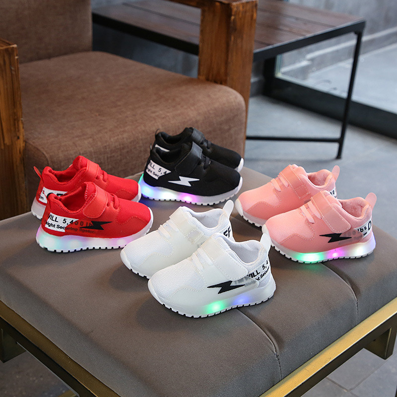 Primavera Outono Novos Sapatos Infantis Leves LED 1-7 Anos De Idade Esportivos Para Crianças Meninos E Homens