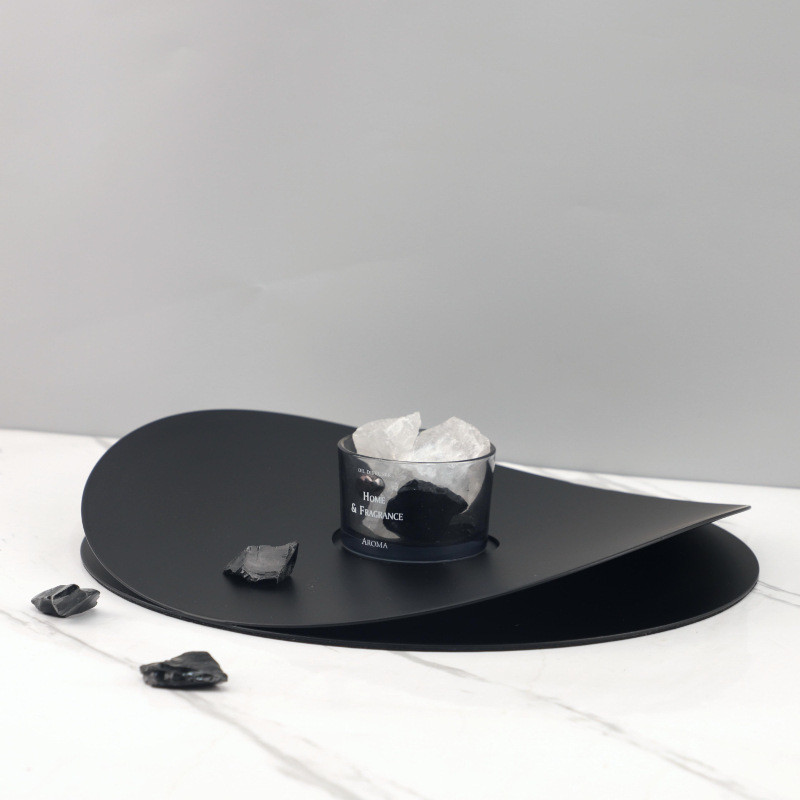 QQRU Modern minimalist geometric metal double-compartment incense tray, decorative ornament for living room, bedroom, or