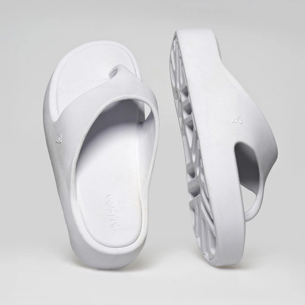 Sandália Feminina Salto Baixo Asa Delta Chinelo Dedo Plataforma Nuvem Confortável Antiderrapante Branco