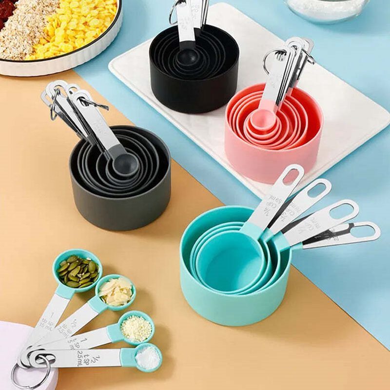 Kit medidor culinário: copos medidores, colheres medidoras, cabo em aço inox - 08 peças.