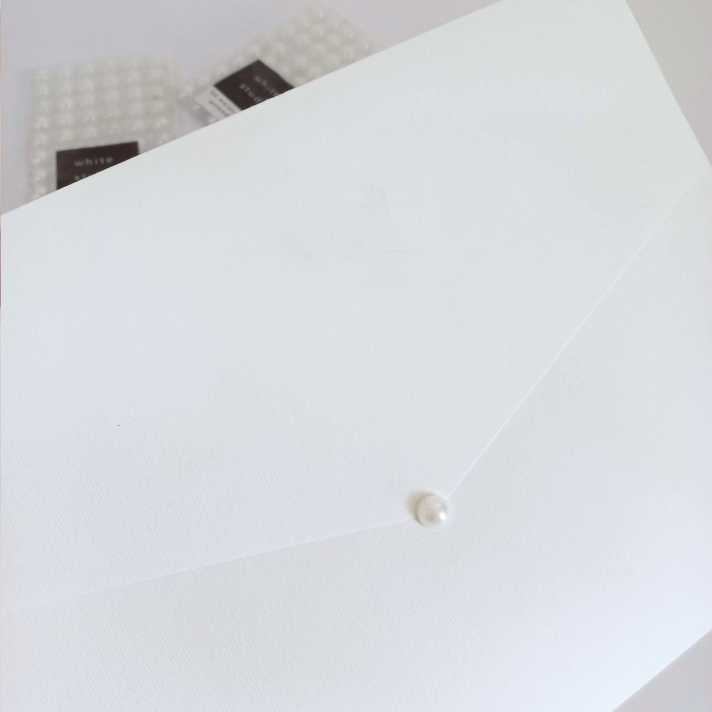 Meia Pérola 8mm autoadesivada 54 unidades  Fechamento de Envelopes Artesanato Customização