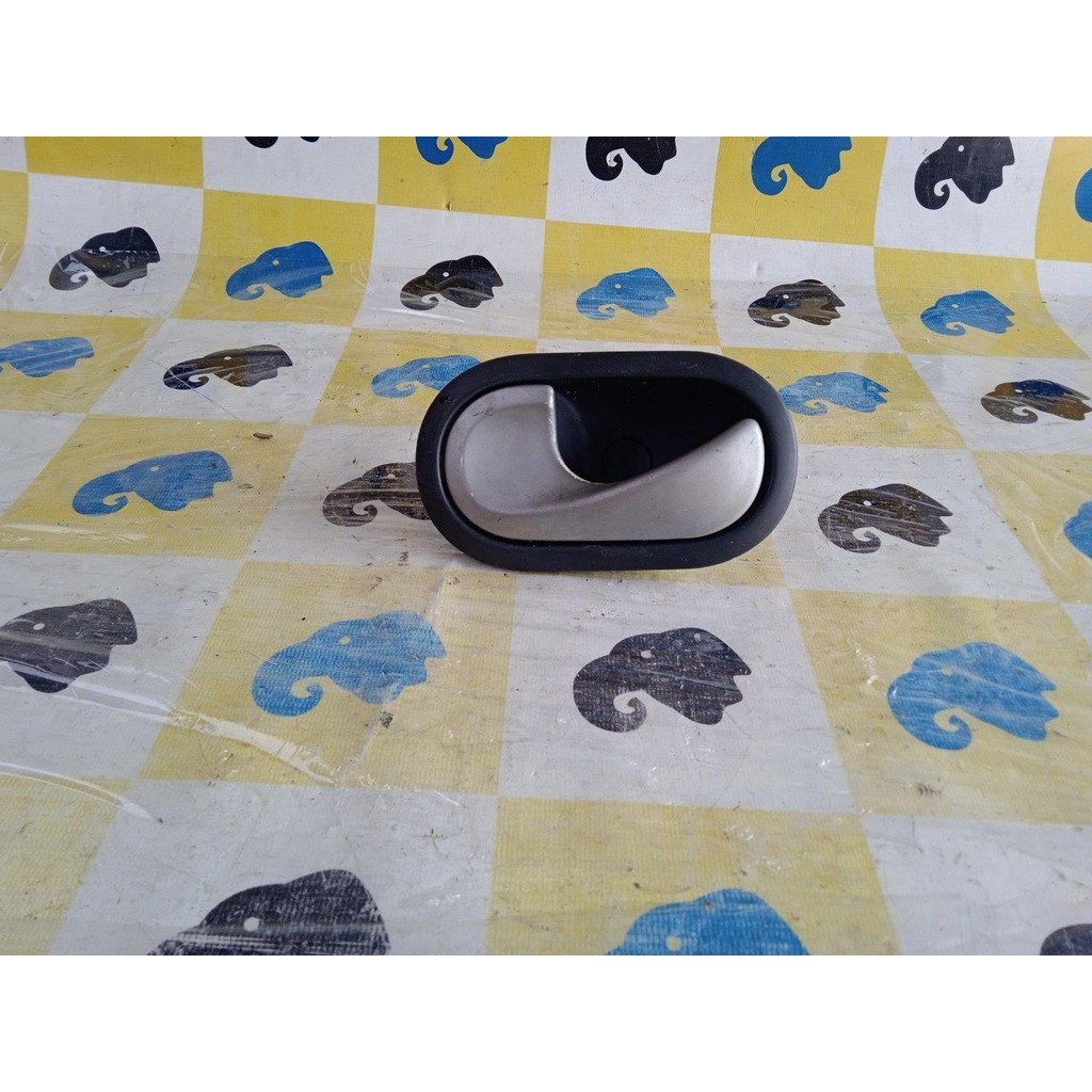 Maçaneta Interna Porta Dianteira Esquerda Megane Gt 2010 11
