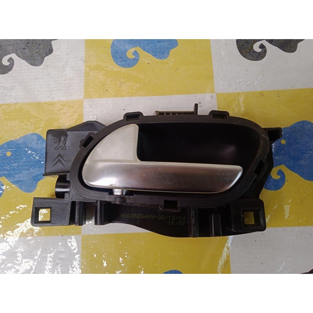 Maçaneta Interna Porta Traseira Esquerda Peugeot 208 2015